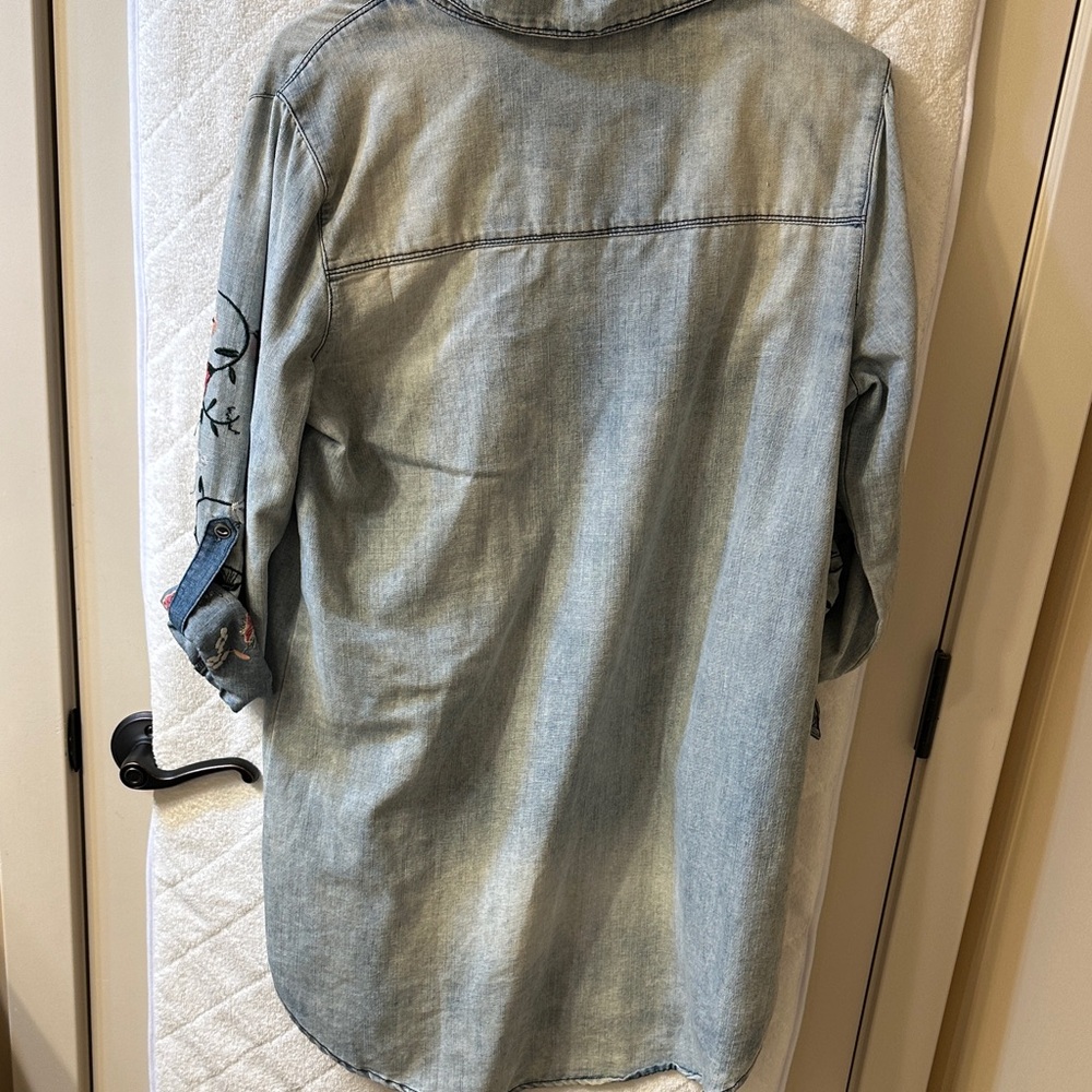 En Creme Light Blue Denim Dress - Picture 7 of 7